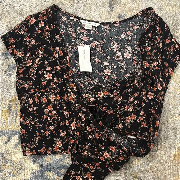 American Eagle Outfitters Tops - Women’s American Eagle Outfitters Black Floral Wrap Top‎